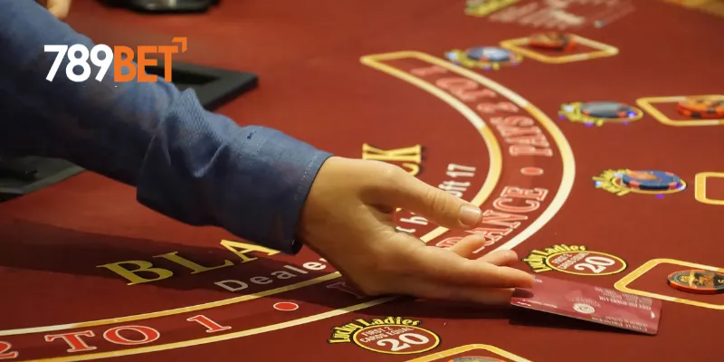 Cách giảm rủi ro với kinh nghiệm chơi blackjack